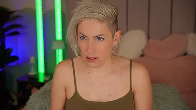 VickySecret96 online show from 10, 1, 2026