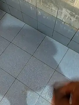 Snapshot of dinesh682 chatting on 21, 10, 2025 dinesh682 online show from 21, 10, 2025