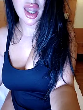 Queen sousou online show from 2, 5, 2026