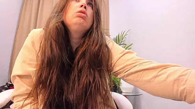 BattyMoll online show from 8, 5, 2026