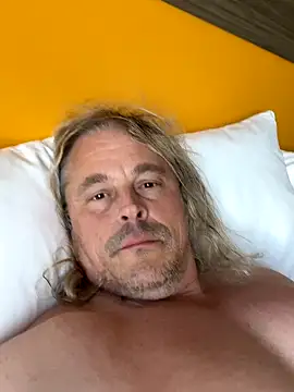 Snapshot of zeus337 chatting on 16, 11, 2025 zeus337 online show from 16, 11, 2025