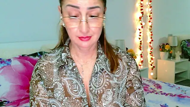 Tyana40 online show from 4, 3, 2026