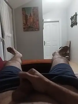 Snapshot of Aykut1990 chatting on 8, 11, 2025 Aykut1990 online show from 8, 11, 2025