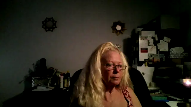 XTRAHORNYONE online show from 6, 10, 2025