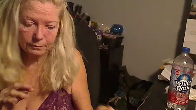 XTRAHORNYONE online show from 25, 1, 2025