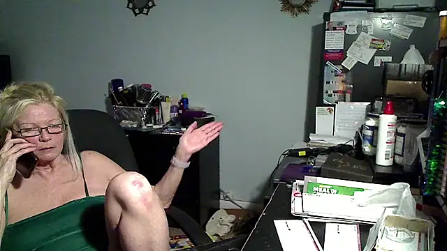 XTRAHORNYONE online show from 6, 5, 2026