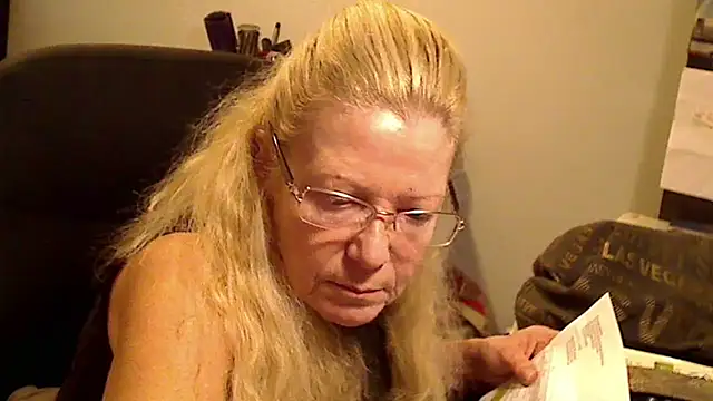 XTRAHORNYONE online show from 1, 2, 2025