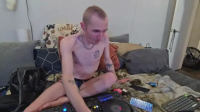 pyrowuff online show from 23, 11, 2025