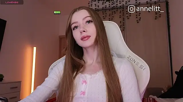 Annelitt online show from 2, 12, 2025