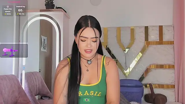 Snapshot of sophy_champagne chatting on 6, 7, 2026 sophy champagne online show from 6, 7, 2026