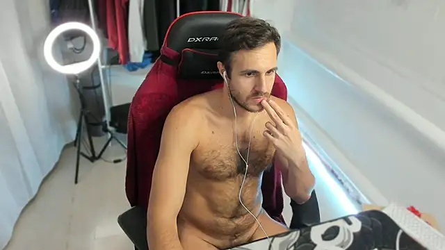 Snapshot of Raamoss chatting on 9, 10, 2025 Raamoss online show from 9, 10, 2025