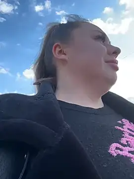 Sara Slow online show from 19, 2, 2025