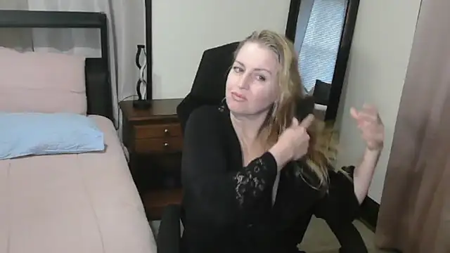 HollieBim online show from 23, 10, 2025