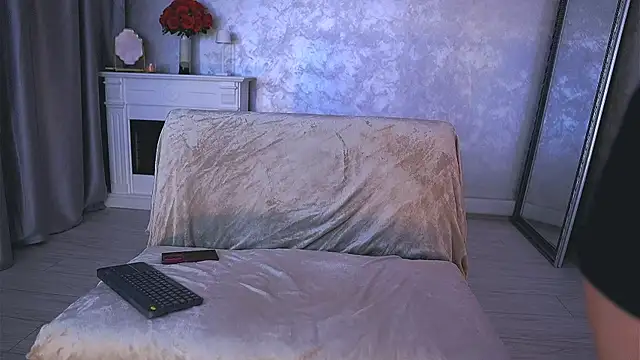Snapshot of Michelle90u chatting on 7, 7, 2026 Michelle90u online show from 7, 7, 2026