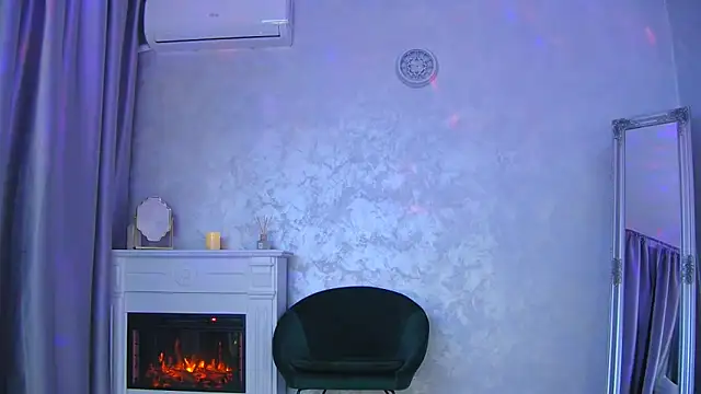 Snapshot of Michelle90u chatting on 2, 10, 2025 Michelle90u online show from 2, 10, 2025