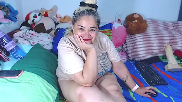 Snapshot of estrellita_fugaz16x chatting on 21, 6, 2026 estrellita fugaz16x online show from 21, 6, 2026
