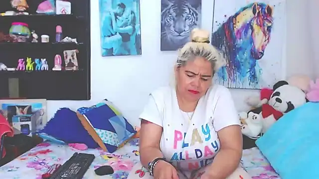 estrellita fugaz16x online show from 9, 2, 2025