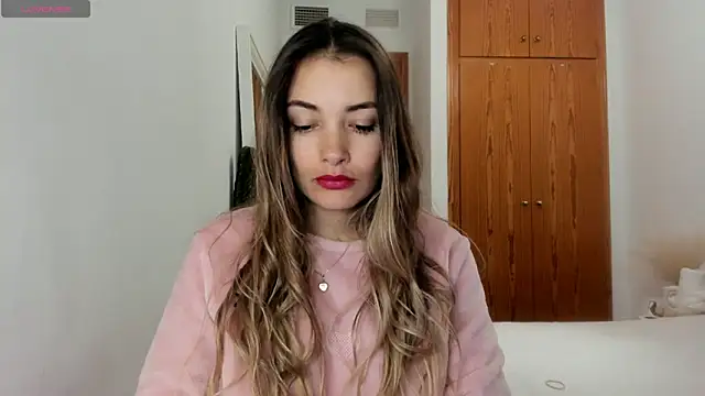 NiaStone online show from 4, 1, 2025