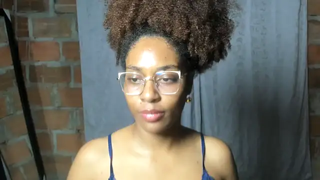 Snapshot of thaimy_ chatting on 28, 5, 2026 thaimy online show from 28, 5, 2026