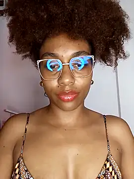 Snapshot of thaimy_ chatting on 28, 4, 2026 thaimy online show from 28, 4, 2026