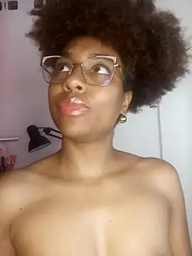Snapshot of thaimy_ chatting on 26, 4, 2026 thaimy online show from 26, 4, 2026