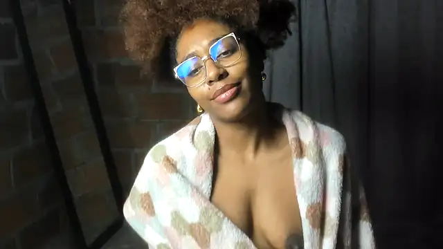 Snapshot of thaimy_ chatting on 9, 6, 2026 thaimy online show from 9, 6, 2026