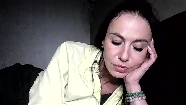 JulianaGold1 online show from 15, 5, 2026