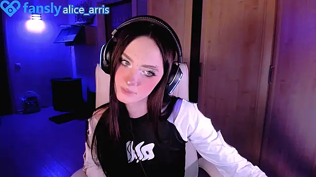 Alice  Aris online show from 11, 2, 2026