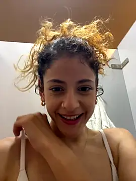 Snapshot of alana15 chatting on 2, 11, 2025 alana15 online show from 2, 11, 2025