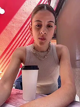 Snapshot of alana15 chatting on 9, 5, 2026 alana15 online show from 9, 5, 2026