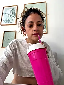 Snapshot of alana15 chatting on 12, 11, 2025 alana15 online show from 12, 11, 2025