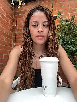 Snapshot of alana15 chatting on 1, 6, 2026 alana15 online show from 1, 6, 2026