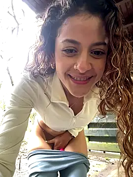 Snapshot of alana15 chatting on 29, 11, 2025 alana15 online show from 29, 11, 2025