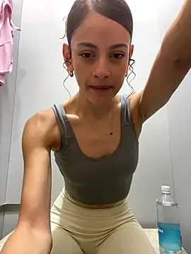 Snapshot of alana15 chatting on 12, 10, 2025 alana15 online show from 12, 10, 2025