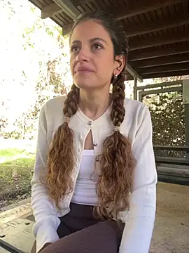 Snapshot of alana15 chatting on 24, 10, 2025 alana15 online show from 24, 10, 2025