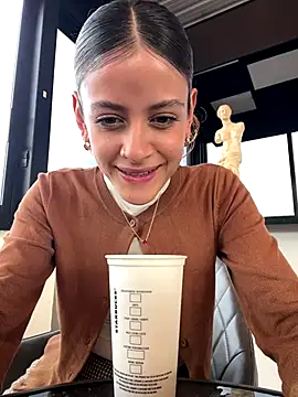 Snapshot of alana15 chatting on 23, 10, 2025 alana15 online show from 23, 10, 2025