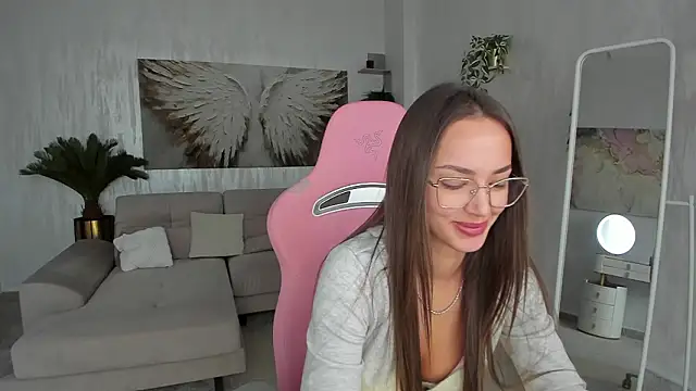 TiffanyHouston  online show from 13, 2, 2026