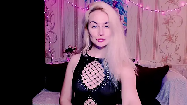 xxxcharismaaa online show from 18, 5, 2026