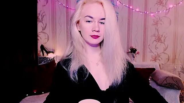 xxxcharismaaa online show from 24, 4, 2026
