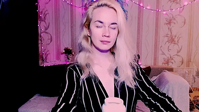 xxxcharismaaa online show from 16, 5, 2026