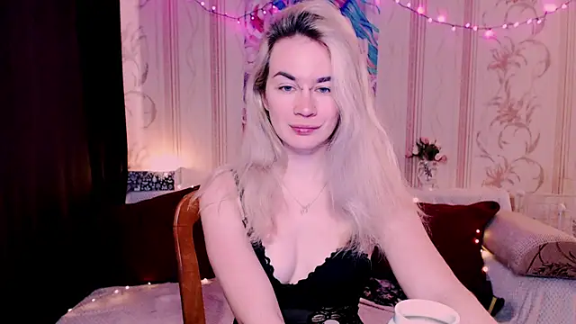 xxxcharismaaa online show from 17, 4, 2026