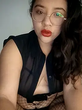 Vivi Kvsh online show from 6, 11, 2025