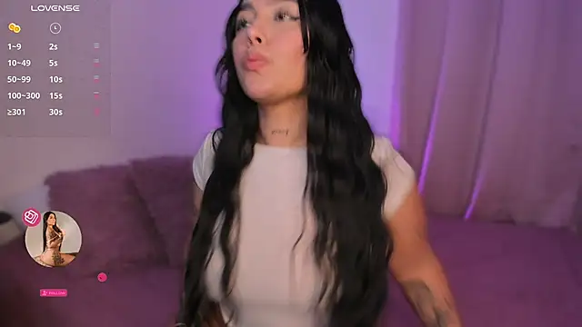 shantall vidales  online show from 18, 10, 2025