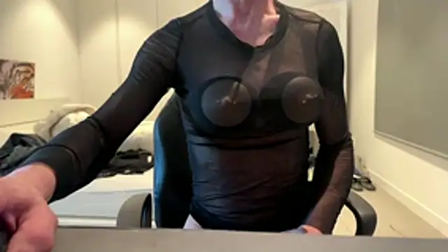 Snapshot of pocker498 chatting on 4, 4, 2026 pocker498 online show from 4, 4, 2026