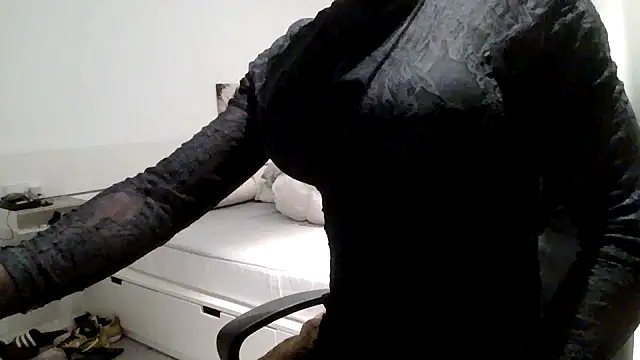 Snapshot of pocker498 chatting on 27, 11, 2025 pocker498 online show from 27, 11, 2025