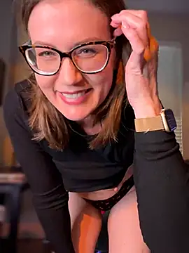 Snapshot of MaiseKnox chatting on 2, 7, 2026 MaiseKnox online show from 2, 7, 2026