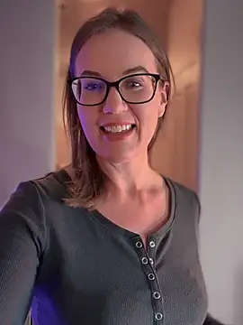 MaiseKnox online show from 11, 11, 2025