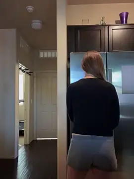 MaiseKnox online show from 17, 10, 2025