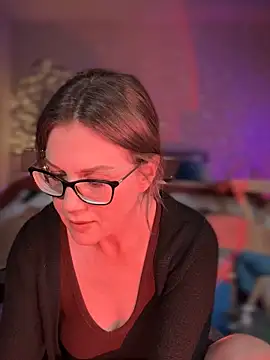 MaiseKnox online show from 6, 3, 2025