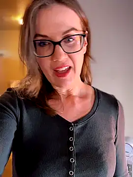 MaiseKnox online show from 16, 12, 2025